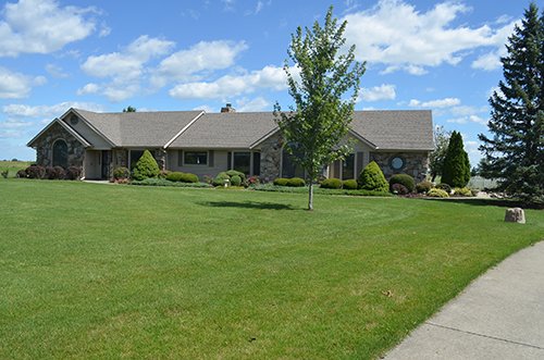 Property photo 3 - ESTATE AUCTION - Immaculate Executive Style Home in East Allen County